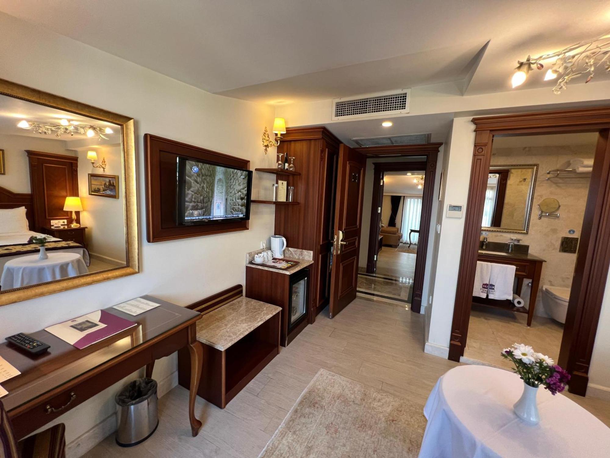 จีแอลเค พรีเมียร์ รีเจนซี สวีท แอนด์ สปา Hotel อิสตันบูล ภายนอก รูปภาพ