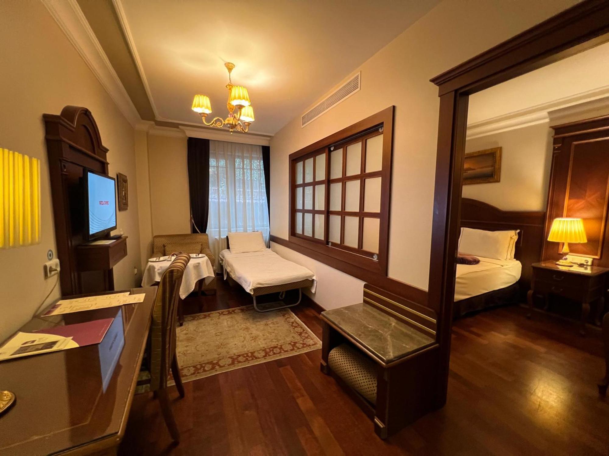 จีแอลเค พรีเมียร์ รีเจนซี สวีท แอนด์ สปา Hotel อิสตันบูล ภายนอก รูปภาพ