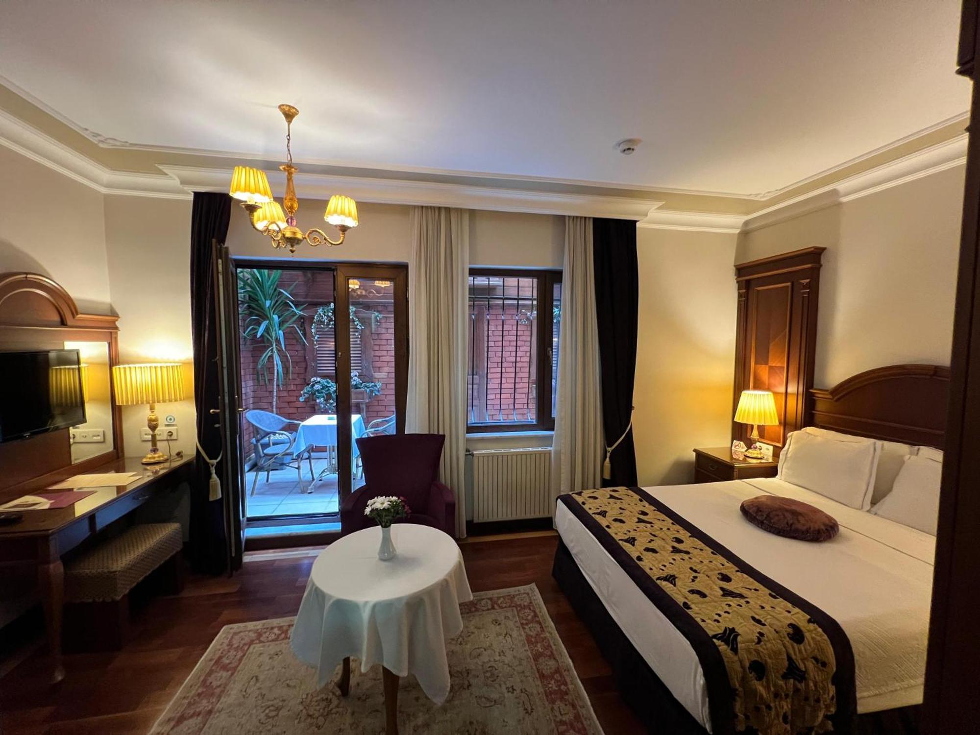 จีแอลเค พรีเมียร์ รีเจนซี สวีท แอนด์ สปา Hotel อิสตันบูล ภายนอก รูปภาพ