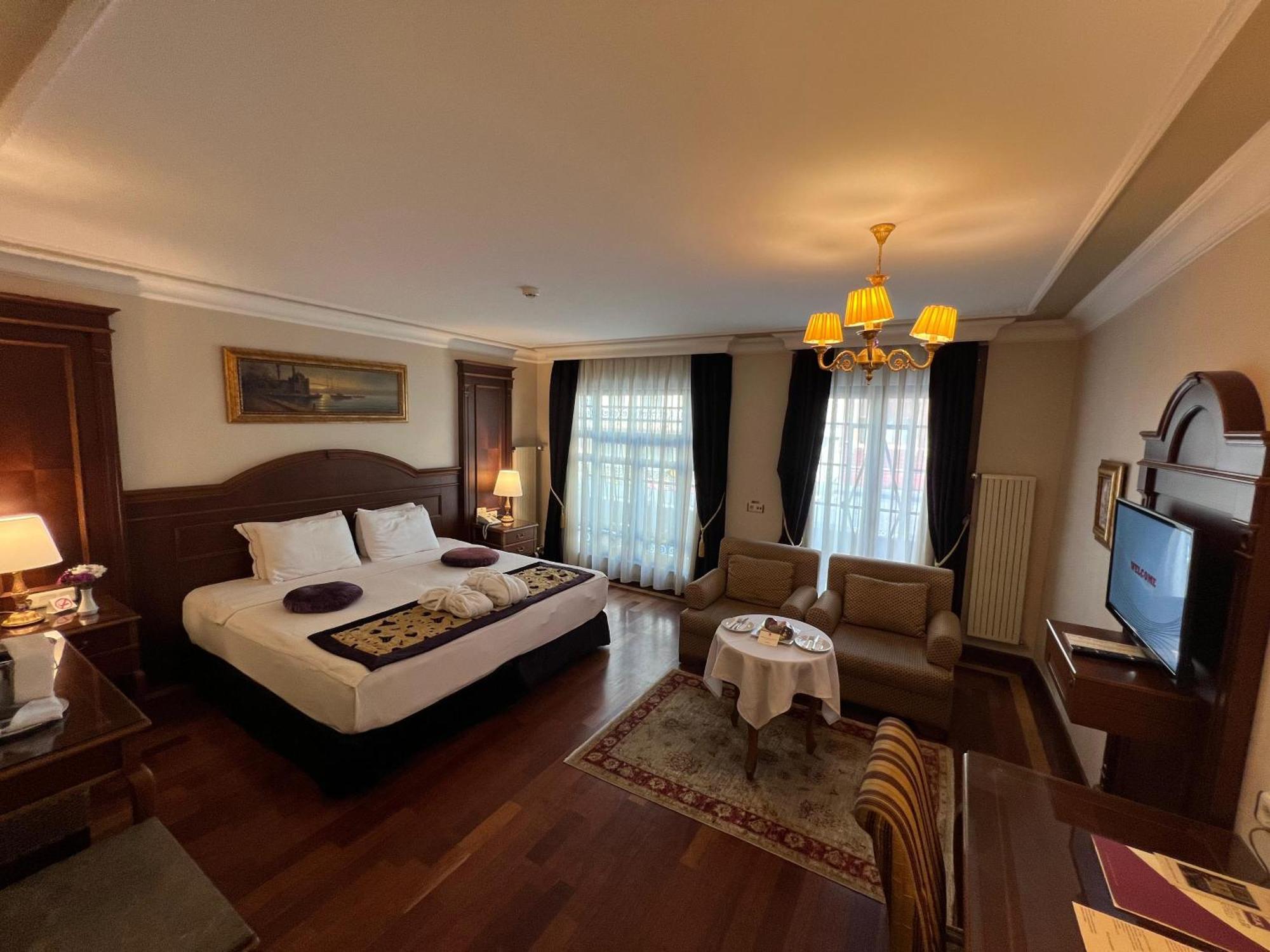 จีแอลเค พรีเมียร์ รีเจนซี สวีท แอนด์ สปา Hotel อิสตันบูล ภายนอก รูปภาพ